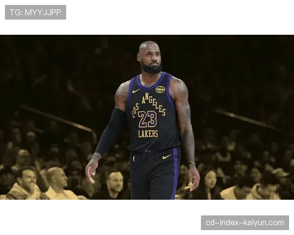 特写：38岁的勒布朗·詹姆斯赛后加练一小时，备战背靠背比赛