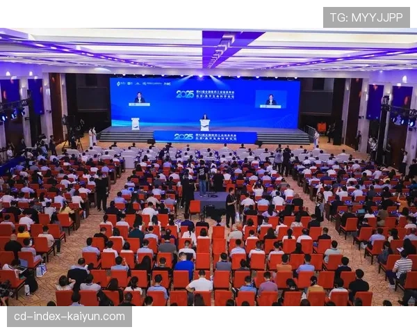 F1体验中心在北京开幕，提供模拟驾驶项目